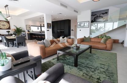 Villa - 4 - 5 for sale in Phoenix - Damac Hills - Dubai