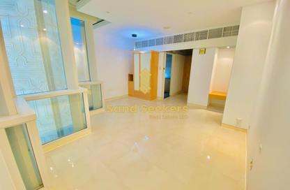 Apartment - 1 Bedroom - 2 Bathrooms for rent in Baynuna Tower 1 - Corniche Road - Abu Dhabi