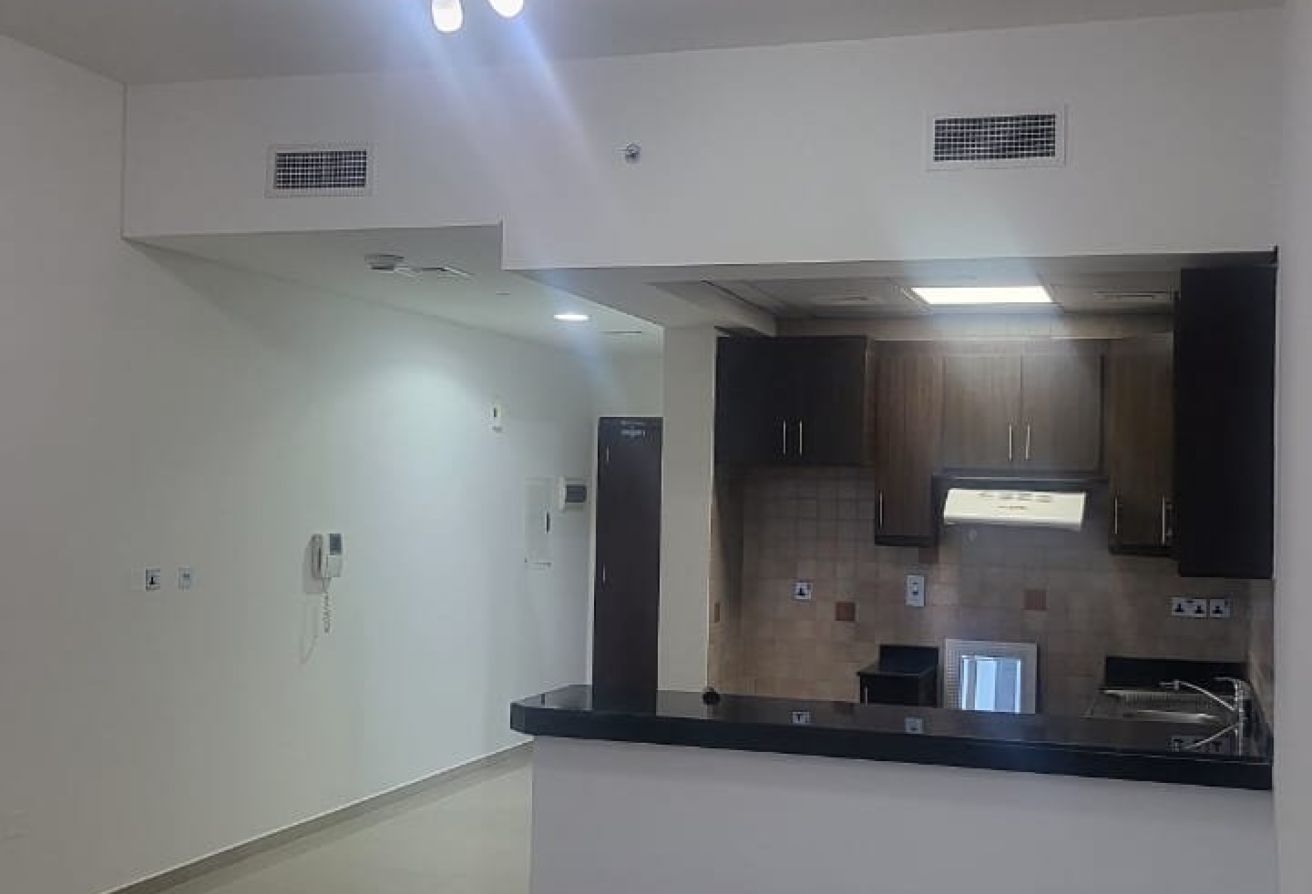 Charming Studio | Great Location | Ready to move