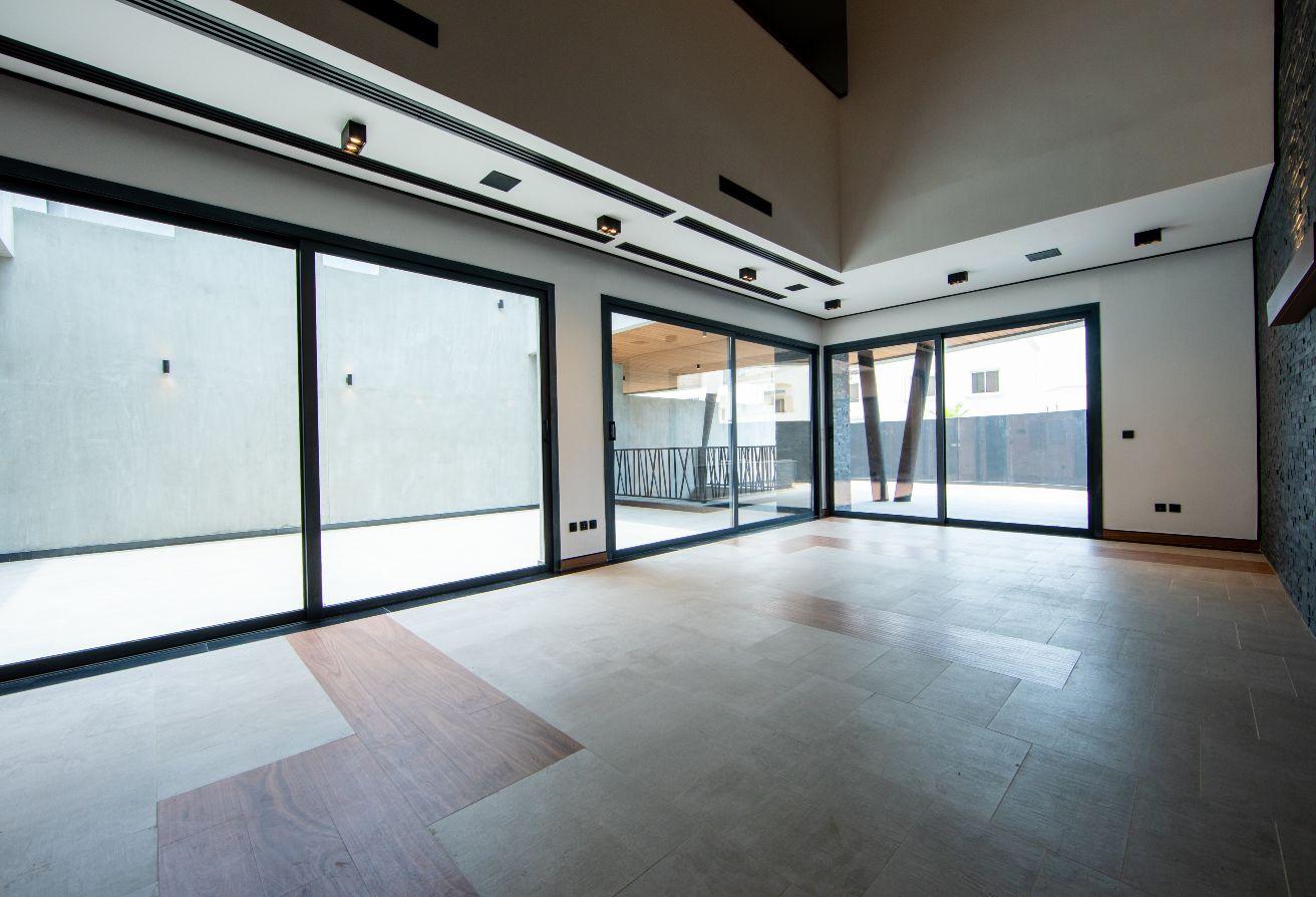 Upgraded Designer Triplex | Rare Availability photo 9