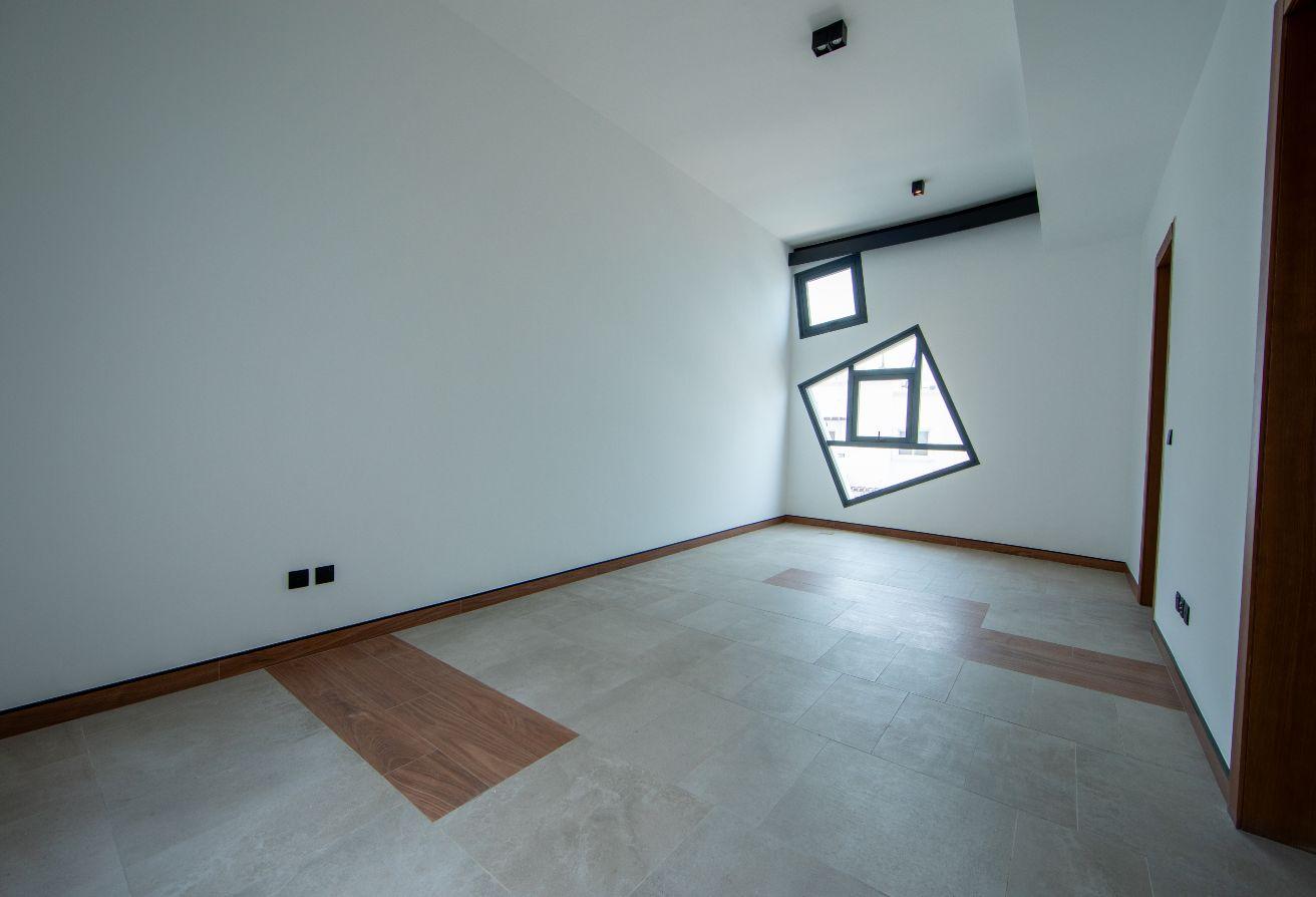 Upgraded Designer Triplex | Rare Availability photo 13