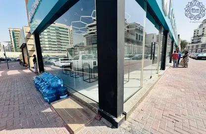 Retail - Studio - 2 Bathrooms for rent in Hessa Home Building - Oud Metha - Bur Dubai - Dubai