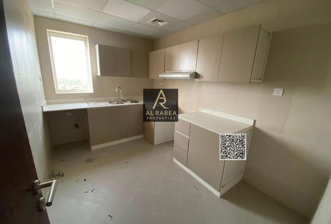 100418374 - Property Image 2
