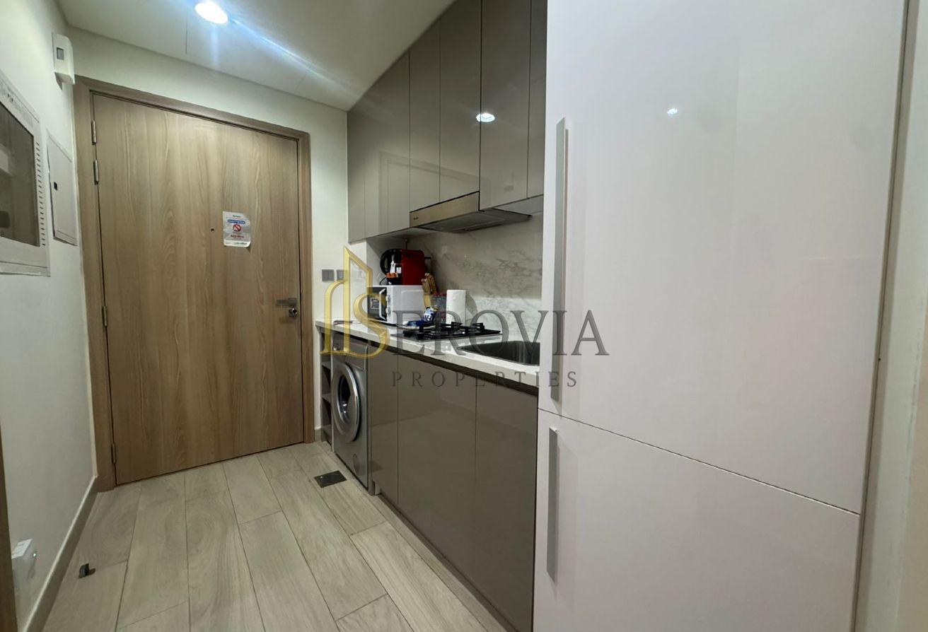 Fully Furnished Studio | Chiller Free | Beautifull photo 3