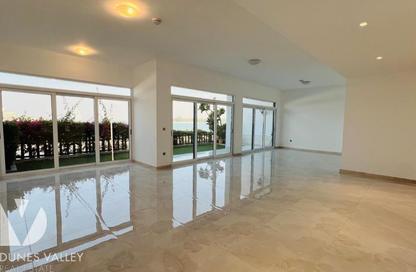 Villa - 5 Bedrooms - 6 Bathrooms for rent in Palma Residences - Palm Jumeirah - Dubai