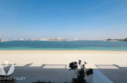 Villa - 5 Bedrooms - 6 Bathrooms for rent in Palma Residences - Palm Jumeirah - Dubai