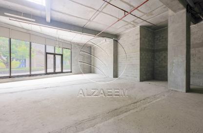 Retail - Studio - 1 for rent in Khalidiya Centre - Cornich Al Khalidiya - Al Khalidiya - Abu Dhabi