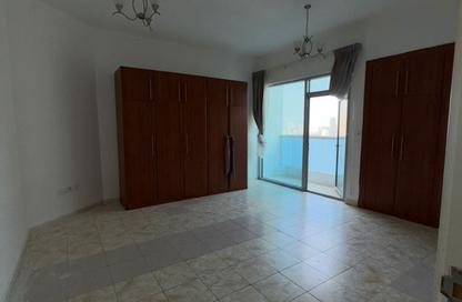 Apartment - 2 - 4 for rent in Al Dana Tower - Al Majaz 3 - Al Majaz - Sharjah