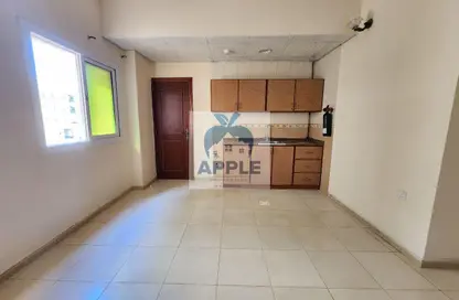 شقة - 1 حمام للايجار في مبنى مويلح - مويلح - الشارقة