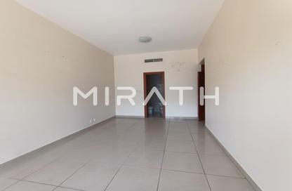 Apartment - 3 Bedrooms - 3 Bathrooms for rent in Golden Sands 9 - Al Mankhool - Bur Dubai - Dubai