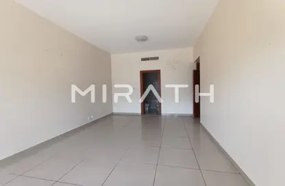 Apartment - 3 Bedrooms - 3 Bathrooms for rent in Golden Sands 9 - Al Mankhool - Bur Dubai - Dubai