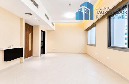 Apartment - 2 Bedrooms - 2 Bathrooms for rent in Makani Building - Al Muraqqabat - Deira - Dubai