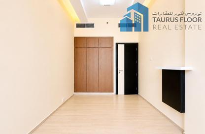 Apartment - 2 Bedrooms - 2 Bathrooms for rent in Makani Building - Al Muraqqabat - Deira - Dubai