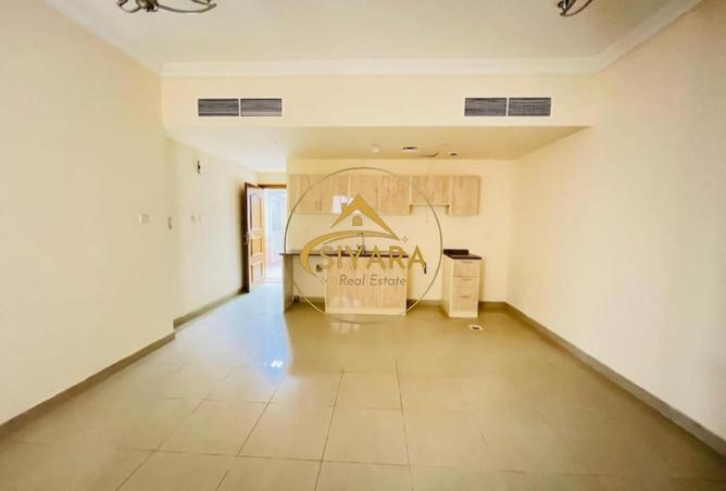 2 MONTH FREE PRIME LOCATION FRONT OF SAHARA CENTER