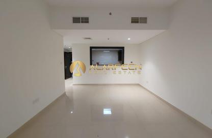 Apartment - 1 Bedroom - 2 Bathrooms for rent in Royal JVC Building - District 10 - Jumeirah Village Circle - Dubai