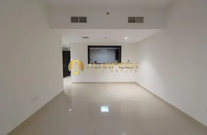 Apartment - 1 Bedroom - 2 Bathrooms for rent in Royal JVC Building - District 10 - Jumeirah Village Circle - Dubai