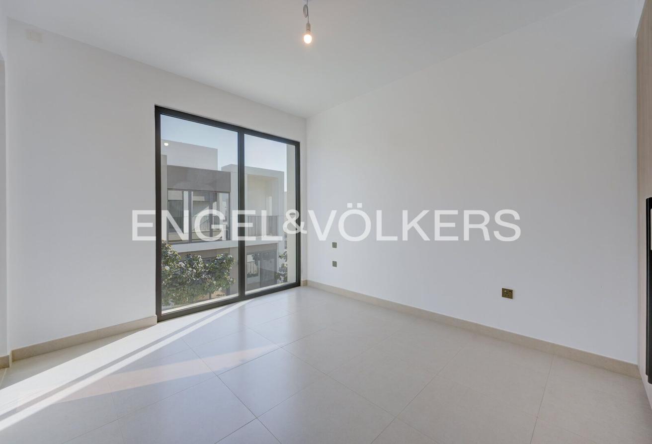 Green Community | Best Price | Close to Pool photo 10