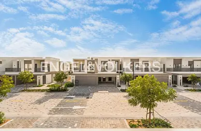 Townhouse - 3 Bedrooms - 4 Bathrooms for rent in Aura Gardens - Tilal Al Ghaf - Dubai
