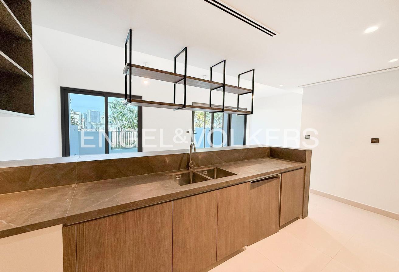 Green Community | Best Price | Close to Pool photo 7