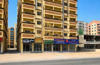 عمارة بالكامل - 8 غرف نوم - 8 حمامات للبيع في مبنى مويلح - مويلح - الشارقة