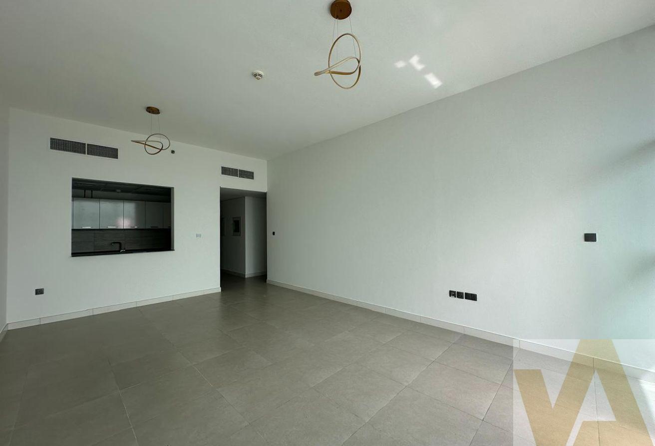 Elegant 2 BHK Flat | High Floor | Panoramic View photo 5