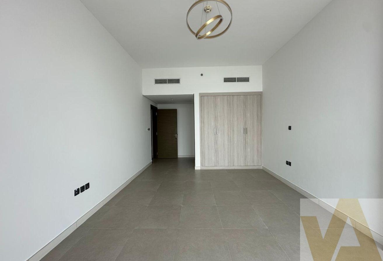 Elegant 2 BHK Flat | High Floor | Panoramic View photo 6