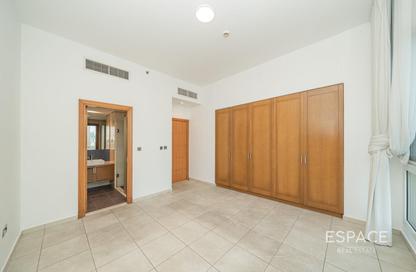 Apartment - 3 Bedrooms - 4 Bathrooms for rent in Marina Residences 5 - Marina Residences - Palm Jumeirah - Dubai