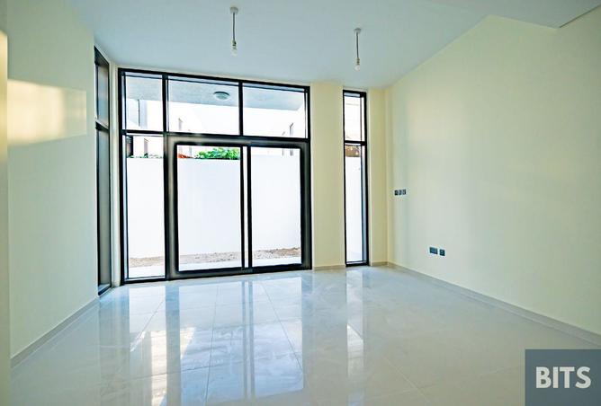 3 Bed |Single Row | Spacious | Big Layout photo 2