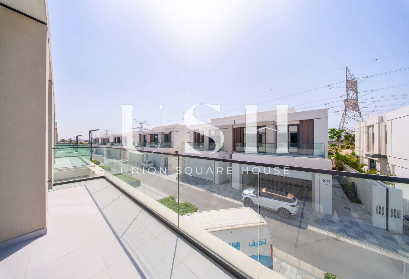 Fully Furnished | Private Backyard | Luxury Villa photo 22
