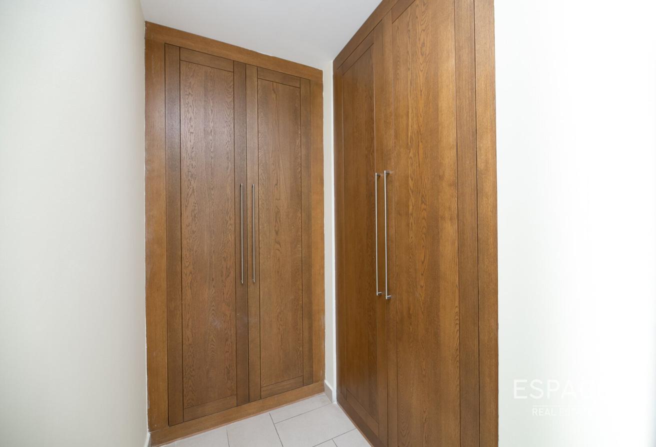 Well-Maintained | 4 Bedroom Villa | Upgrade photo 12