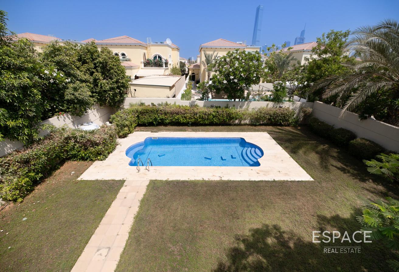 Well-Maintained | 4 Bedroom Villa | Upgrade photo 19