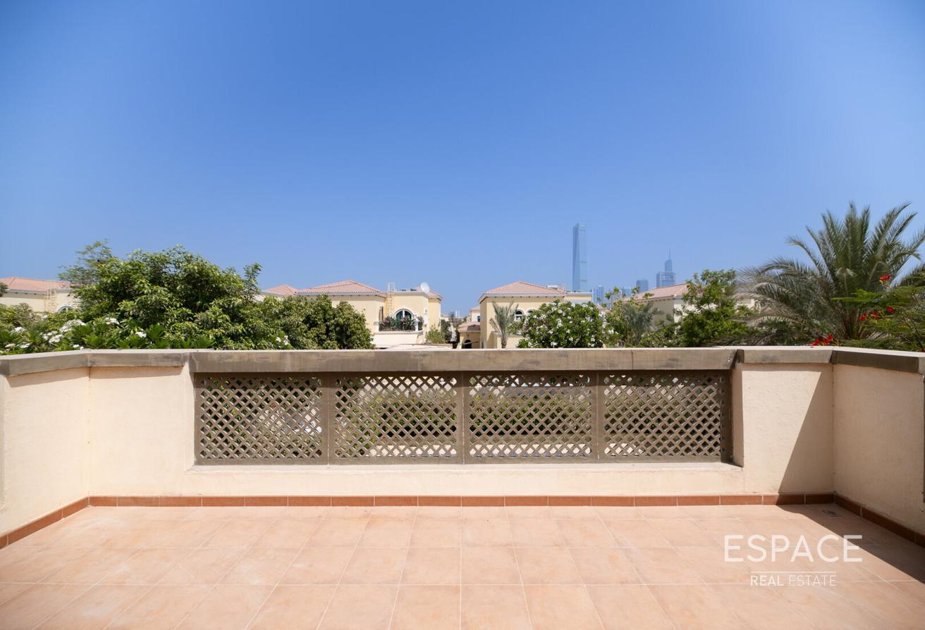 Well-Maintained | 4 Bedroom Villa | Upgrade photo 18