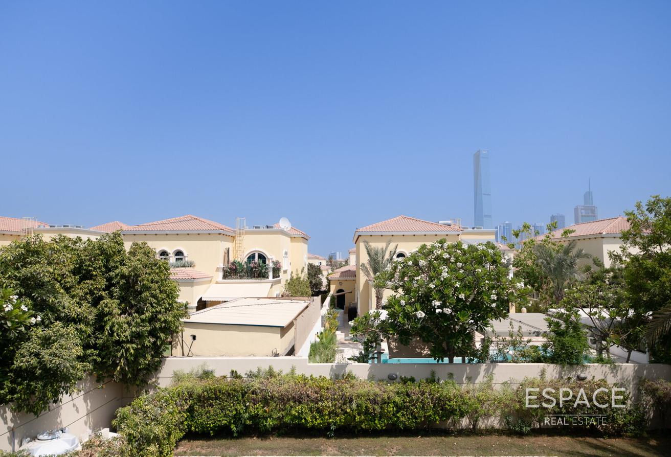 Well-Maintained | 4 Bedroom Villa | Upgrade photo 20
