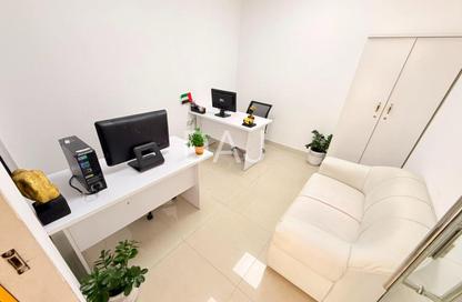 Office Space - Studio - 1 Bathroom for rent in Al Rostamani Building - Port Saeed - Deira - Dubai
