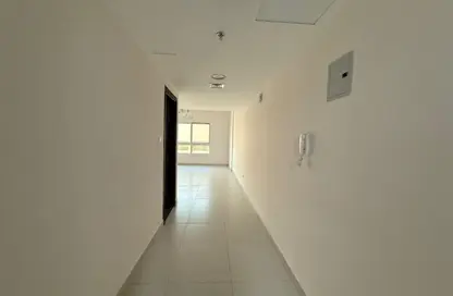 شقة - غرفة نوم - 2 حمامات للايجار في بناية المحطة - المحطة - القاسمية - الشارقة