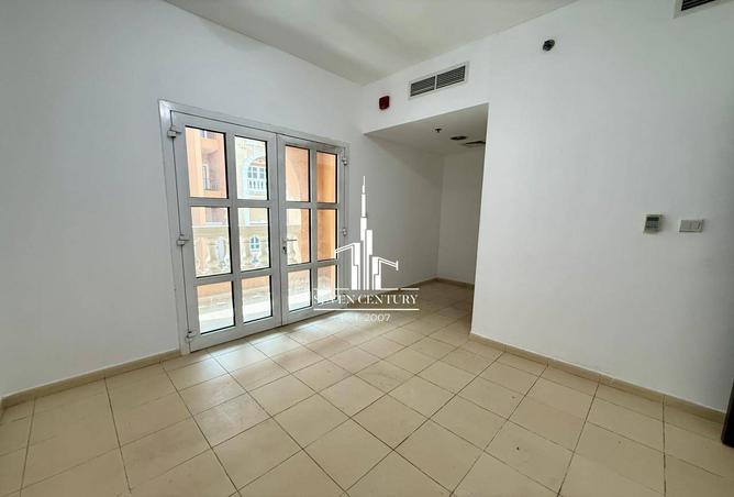 121992193 - Property Image 3