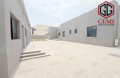 Villa - 4 - 4 for rent in Al Aweer 1 - Al Aweer - Dubai