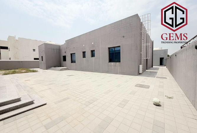 MODERN | OUTSTANDING | GROUND FLOOR | GARDEN photo 2