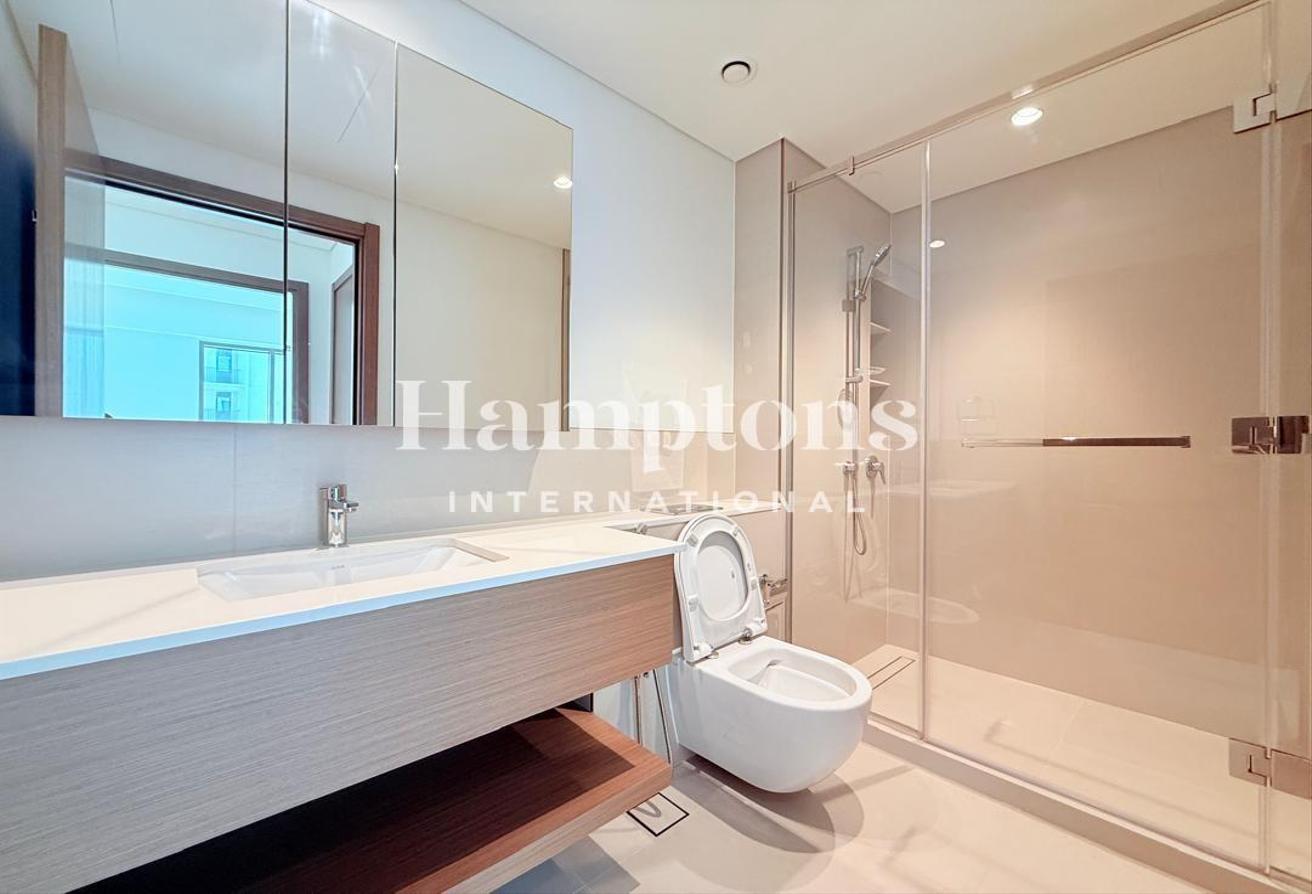 Modern 1BR | Creek Beach Access | Brand New photo 4