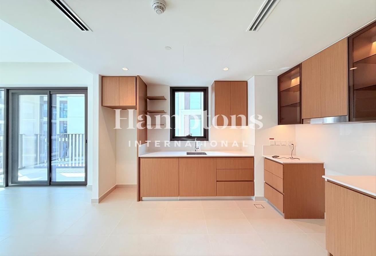 Modern 1BR | Creek Beach Access | Brand New photo 6
