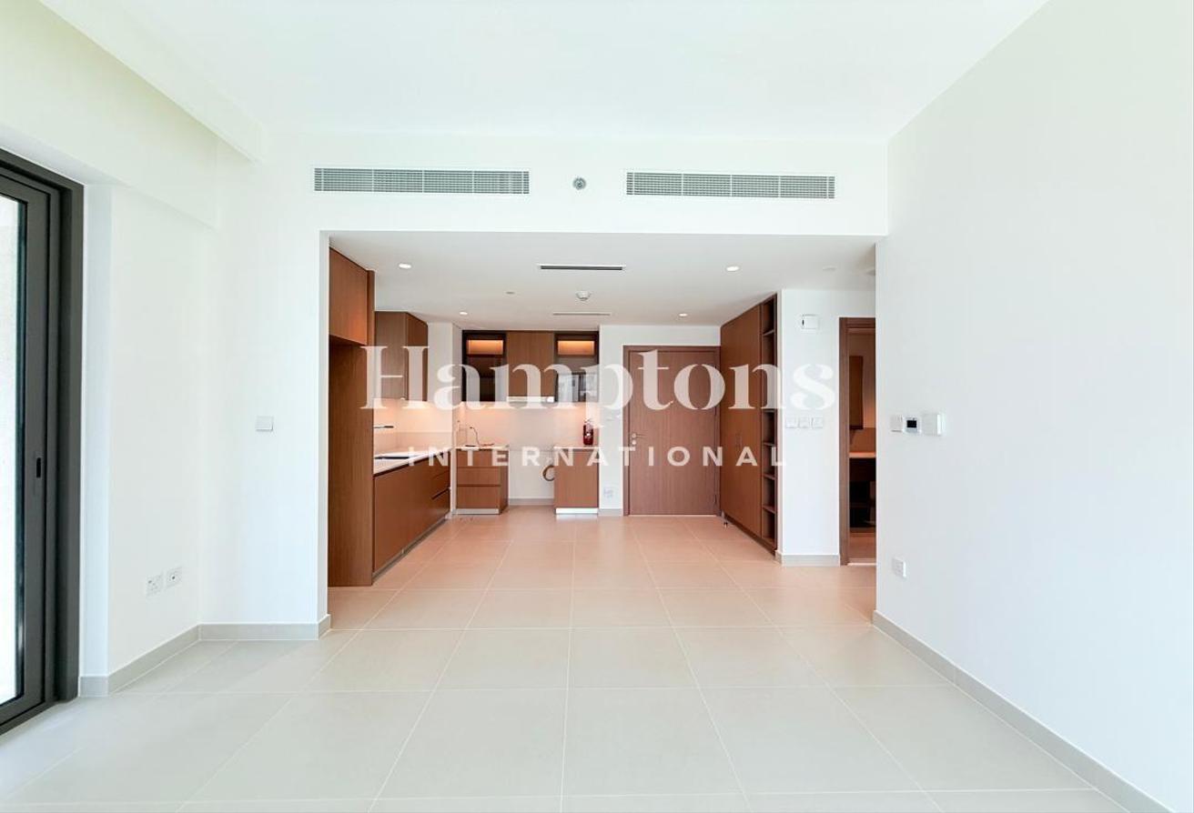Modern 1BR | Creek Beach Access | Brand New photo 3