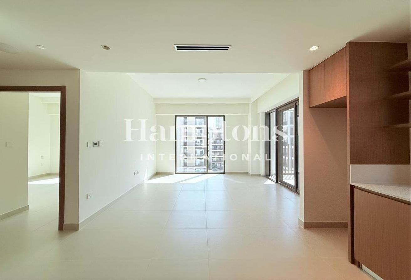 Modern 1BR | Creek Beach Access | Brand New photo 2