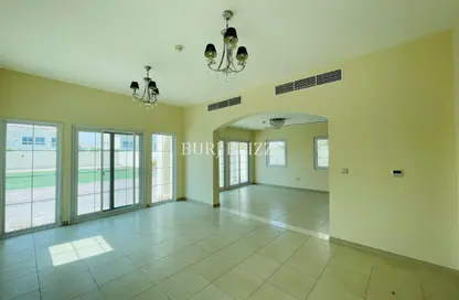Villa - 2 Bedrooms - 4 Bathrooms for rent in District 16L - Jumeirah Village Circle - Dubai
