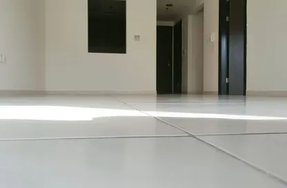 شقة - 2 غرف نوم - 2 حمامات للايجار في الريفييرا - المدينة العالمية - دبي