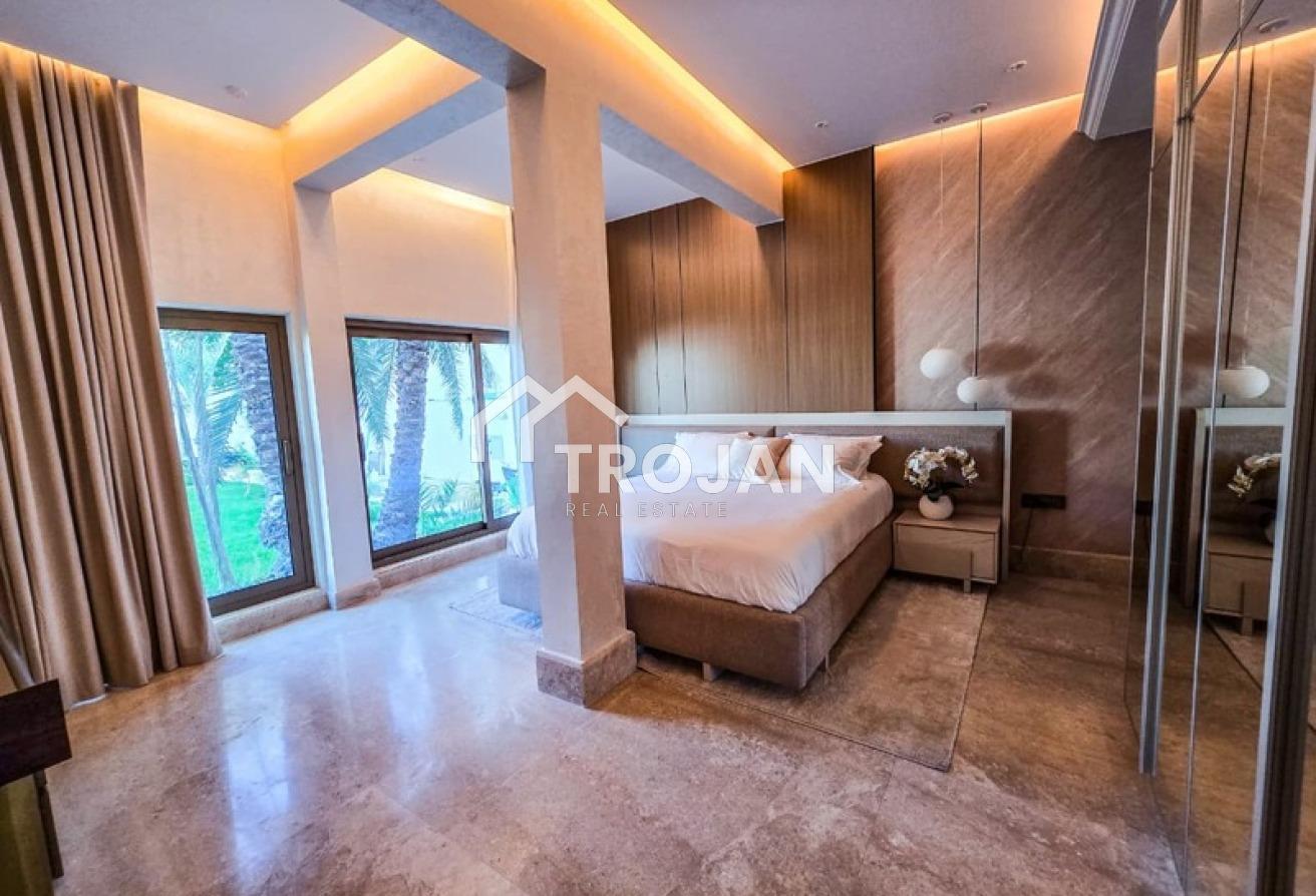 5BR Villa | Huge Garden | Prime Al Wasl Location photo 8
