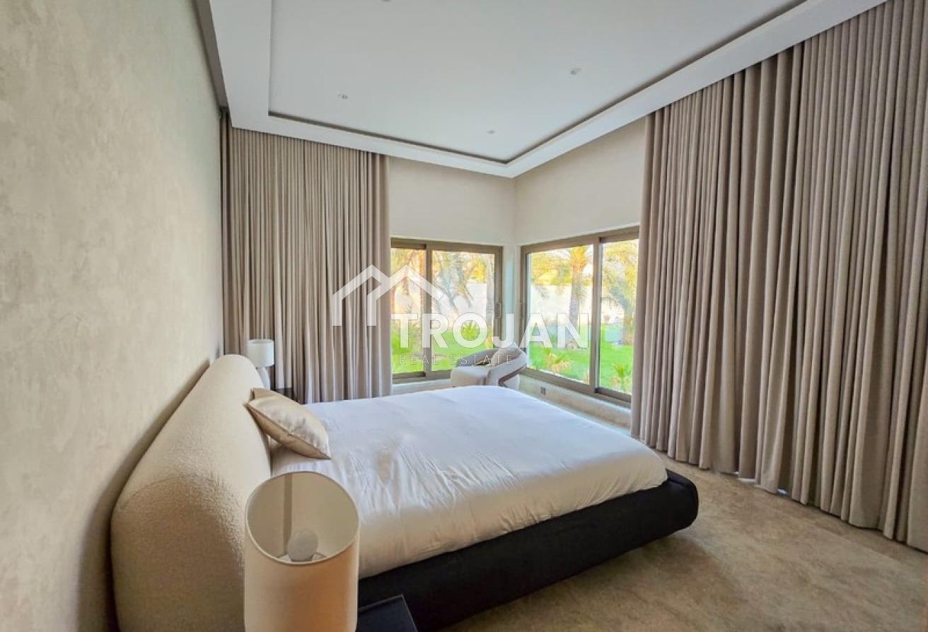 5BR Villa | Huge Garden | Prime Al Wasl Location photo 9