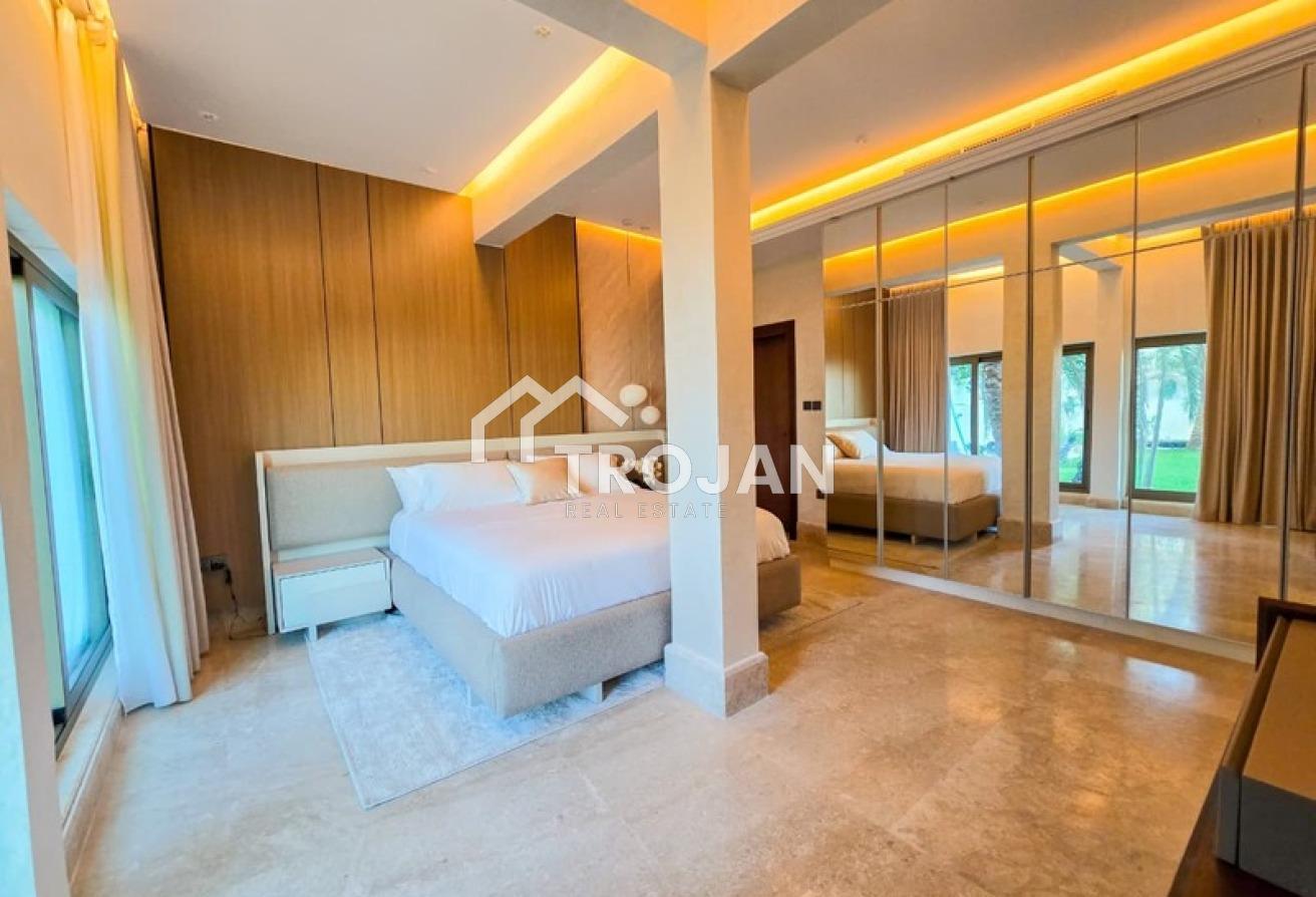 5BR Villa | Huge Garden | Prime Al Wasl Location photo 7