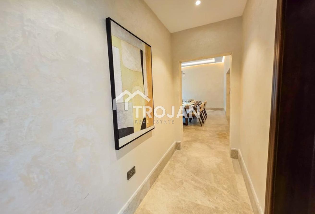 5BR Villa | Huge Garden | Prime Al Wasl Location photo 18