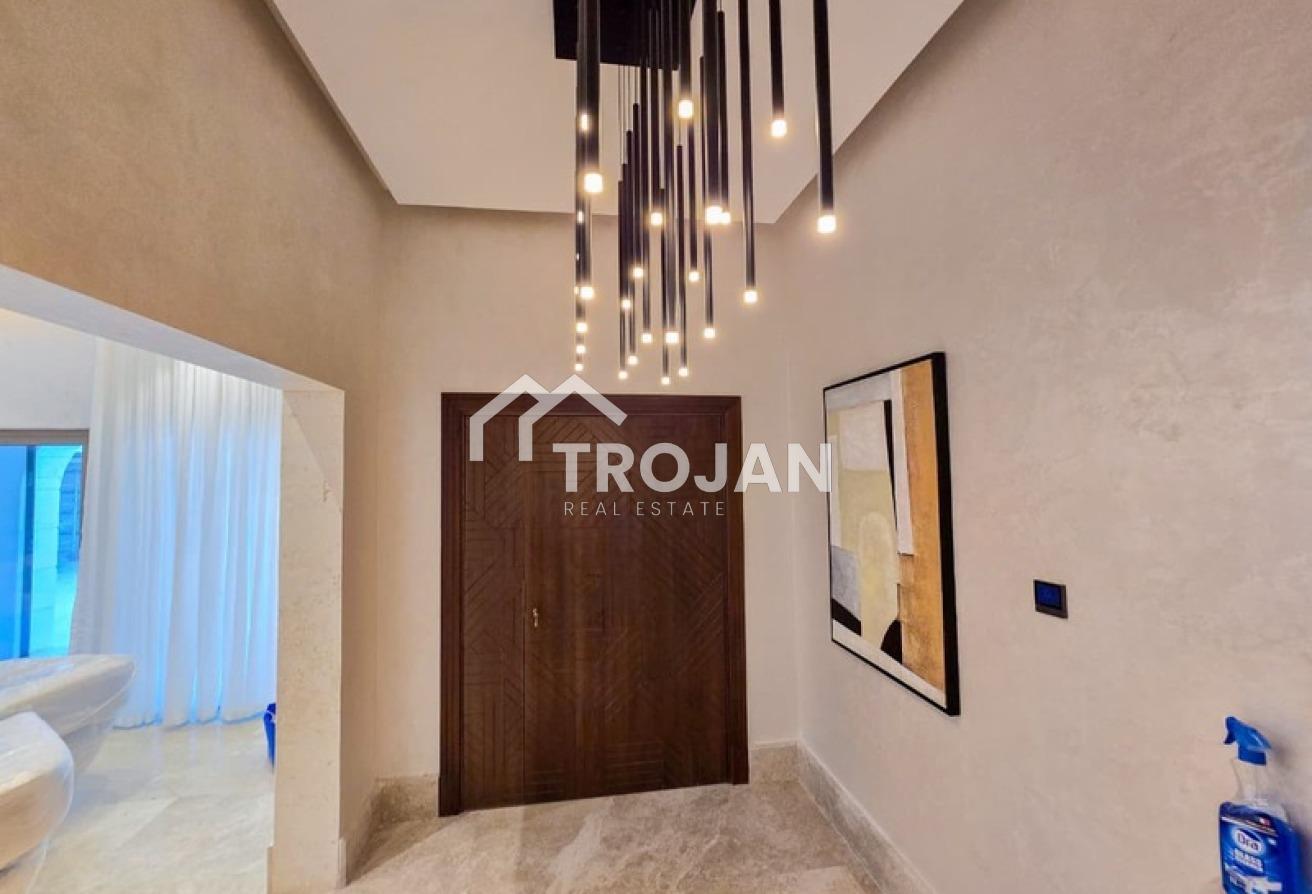5BR Villa | Huge Garden | Prime Al Wasl Location photo 6