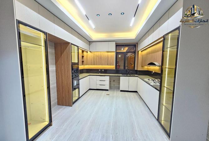 130244431 - Property Image 3